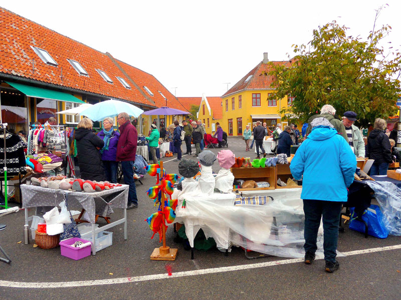 075__2017_10_14__torvedag__svaneke